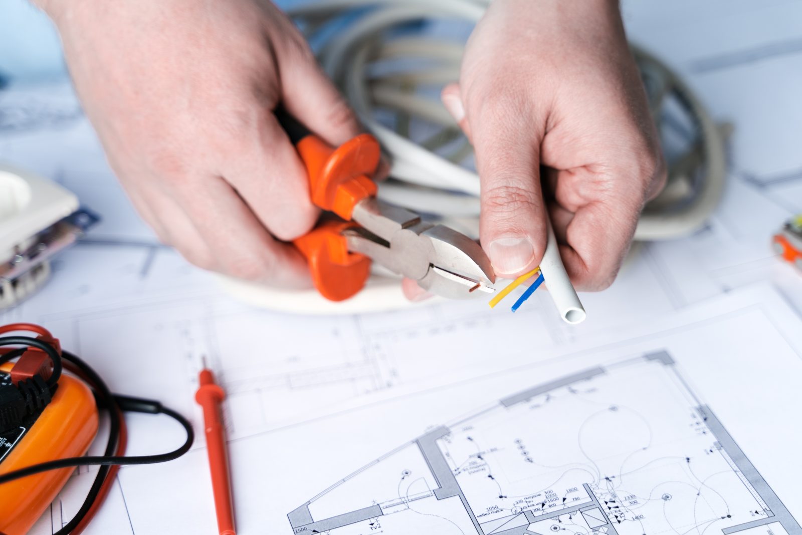 Travaux d'électricité et rénovation intérieure pour la maison d'un particulier